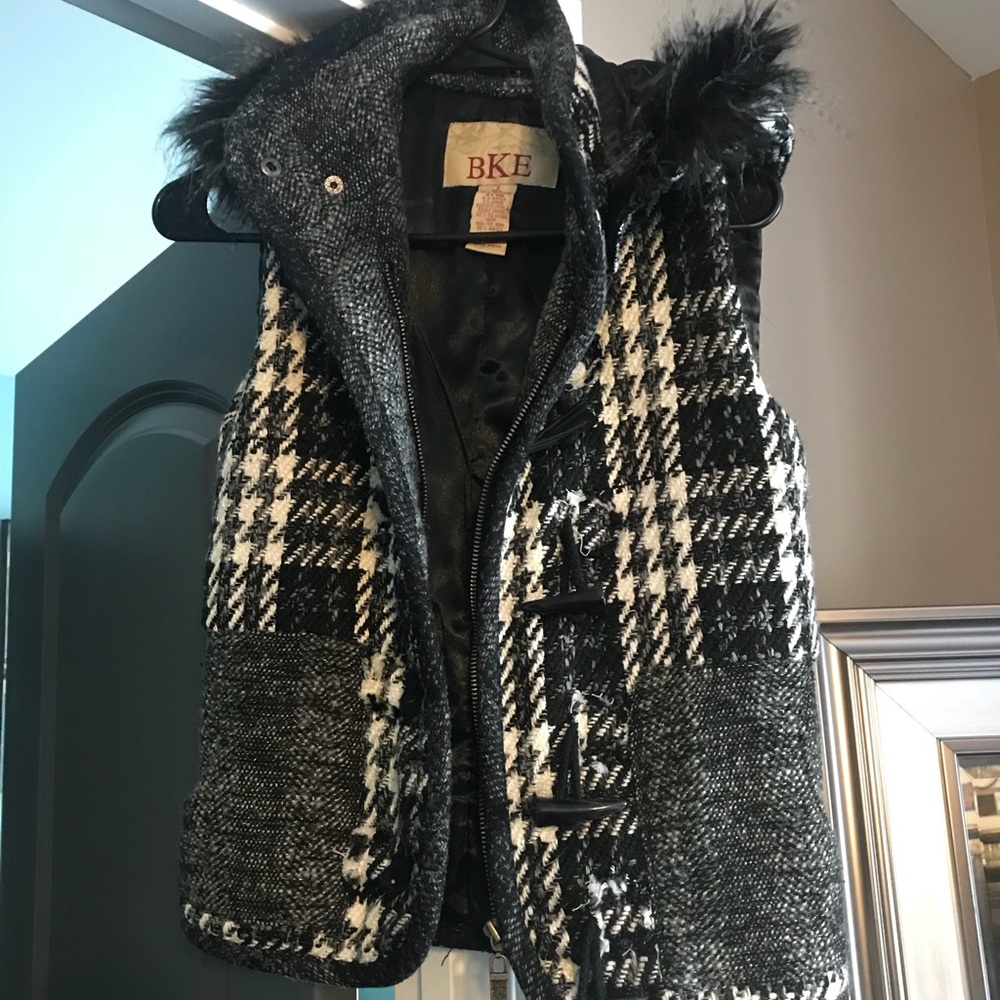 BUCKLE brand thick vest